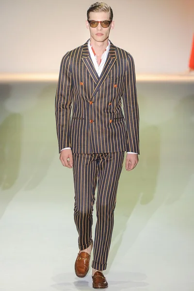 Look 7